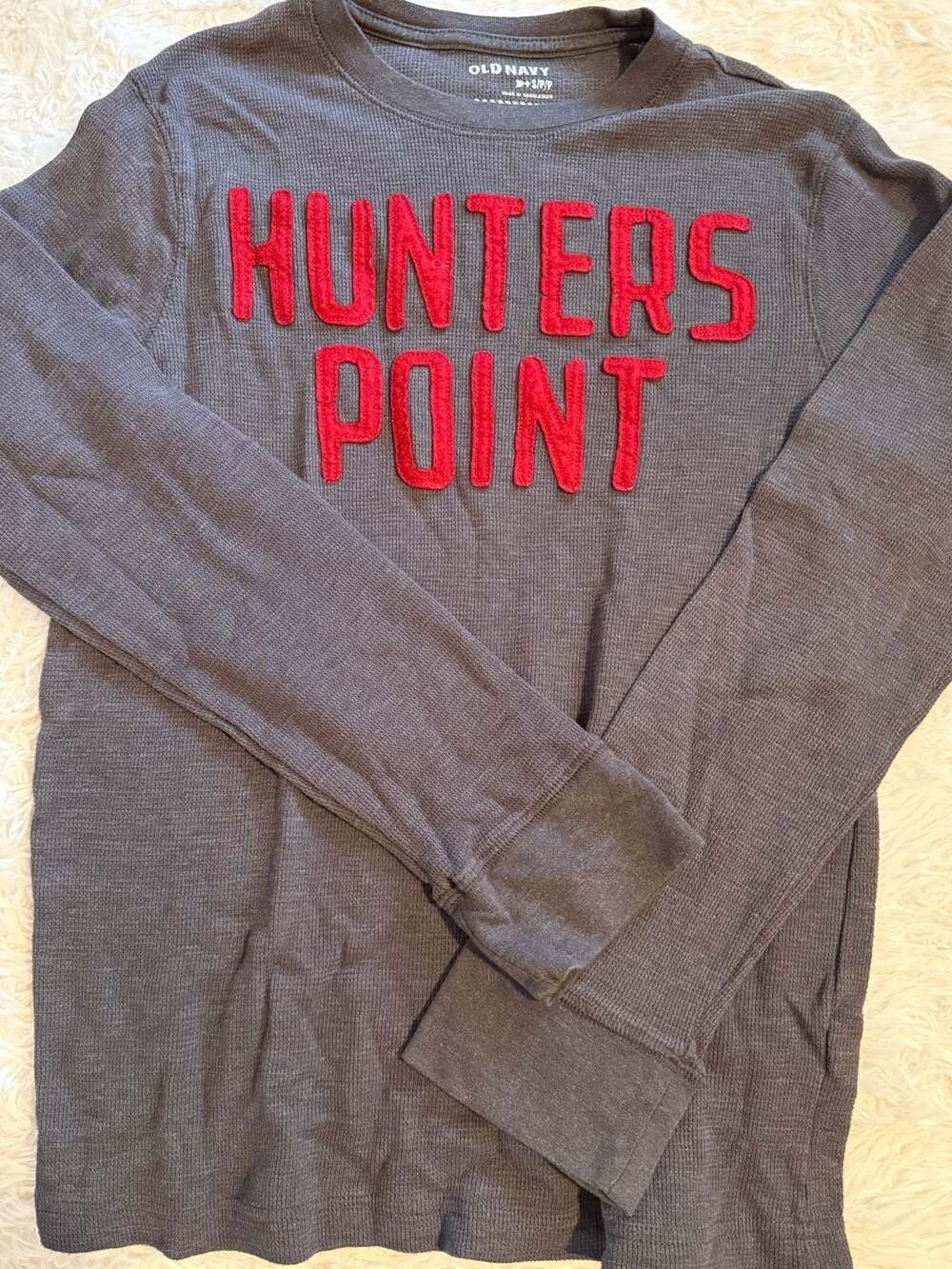 Old Navy Hunters Point Thermal Shirt Size S Gray Red Graphic